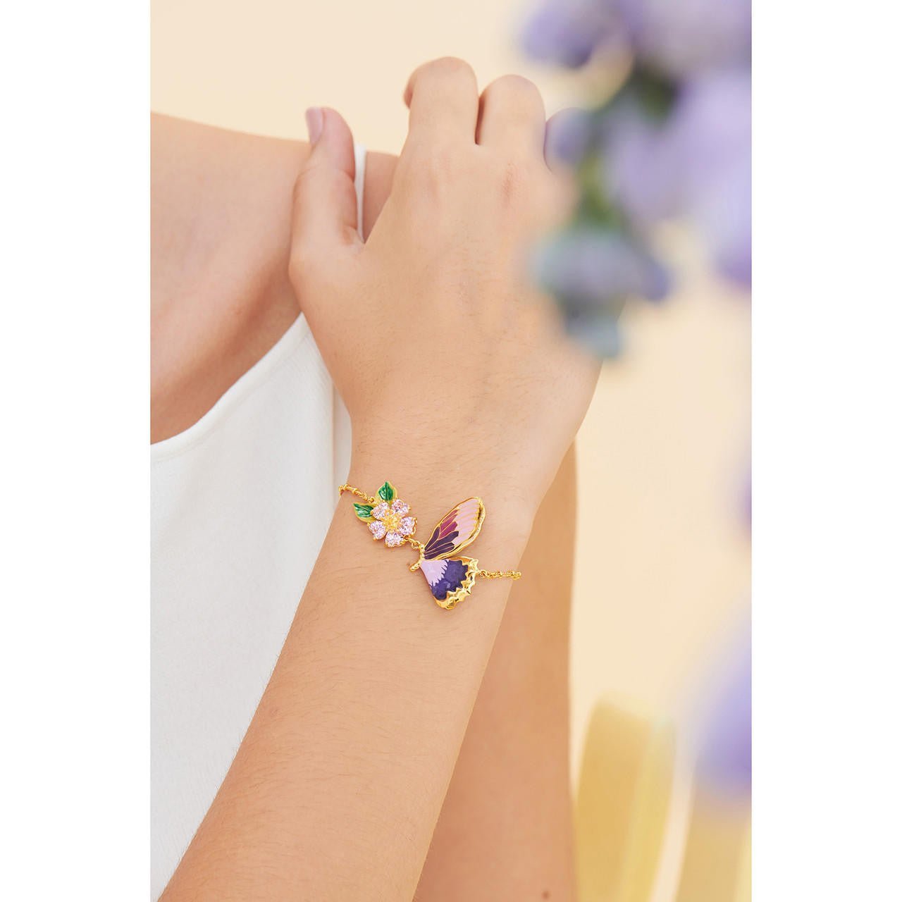 Terinos Butterfly And Heart Flower Petals Thin Bracelet | ANHA2071 - Les Nereides