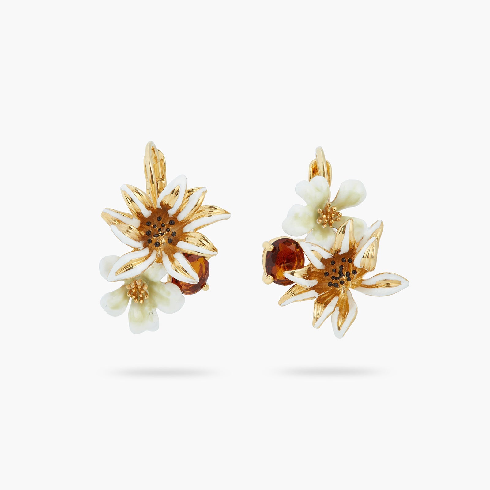 White And Gold Flowers And Faceted crystal Earrings | ASTM1071 - Les Nereides
