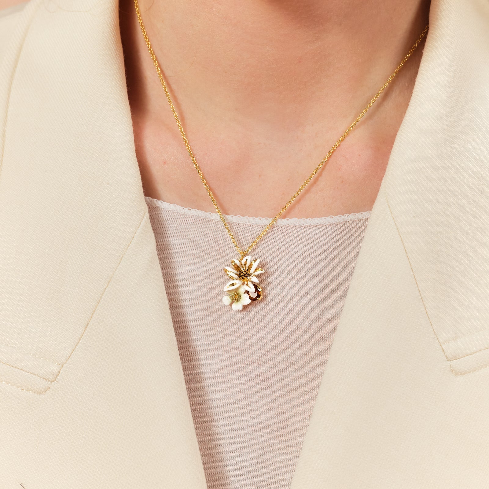 White And Gold Flowers Necklace | ASTM3051 - Les Nereides