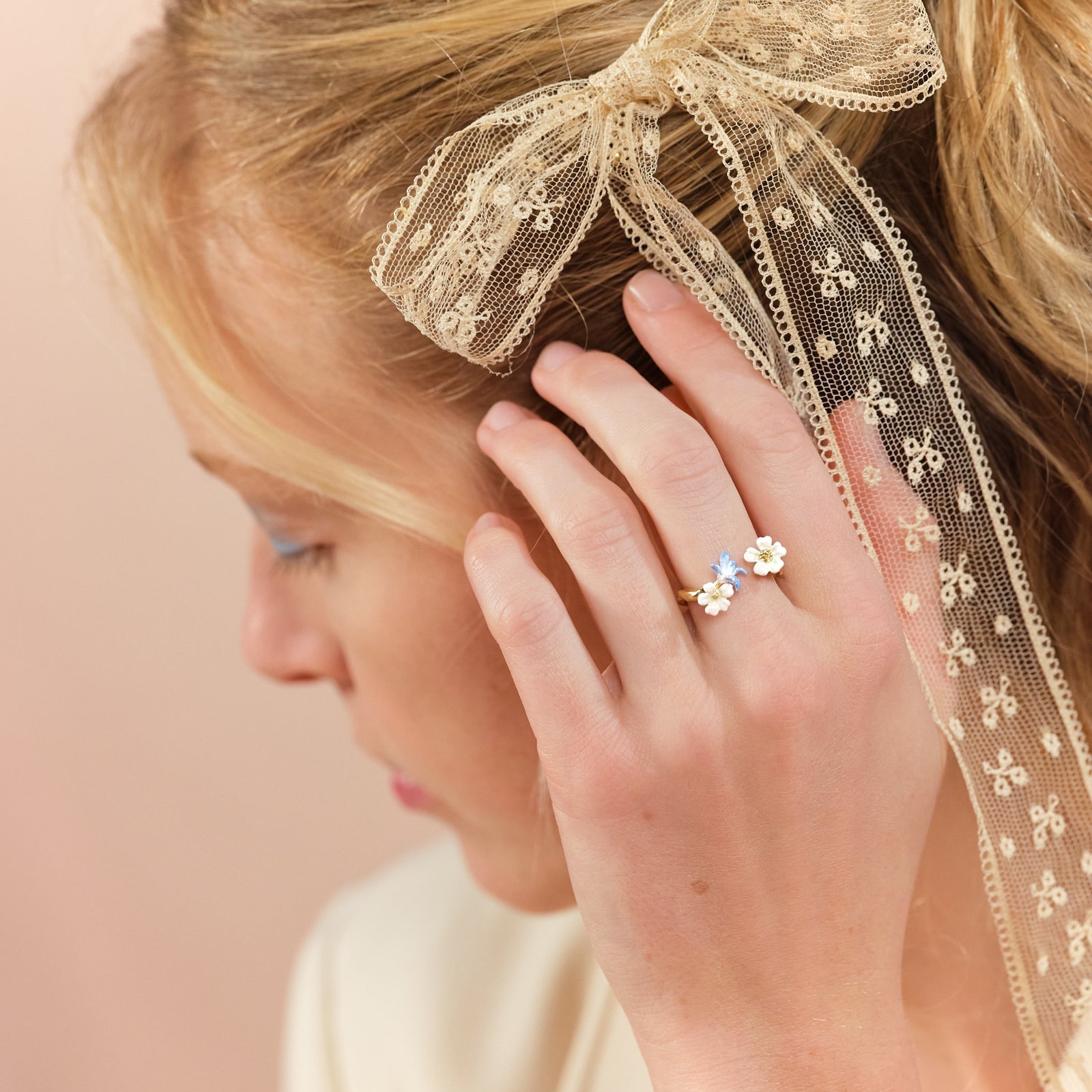White Flowers And Blue Flower Adjustable Ring | ASTM6041 - Les Nereides