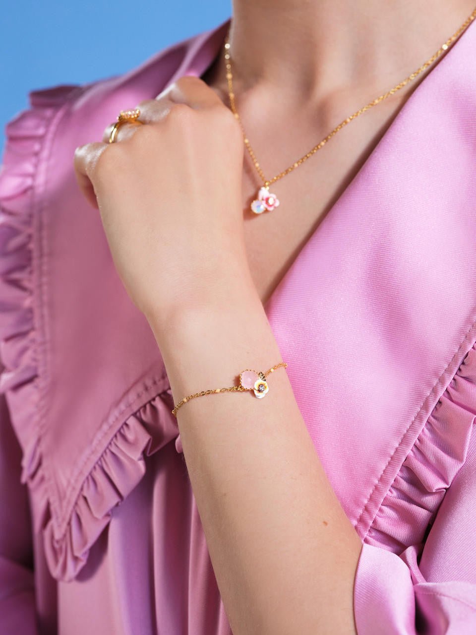 White pansy and crystal thin bracelet | AQLA2011 - Les Nereides