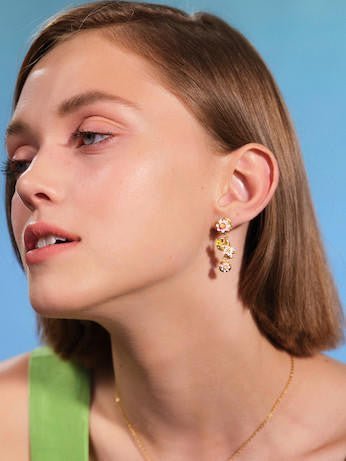 White Water Lily And Lapis Lazuli Earrings | AQJF1071 - Les Nereides