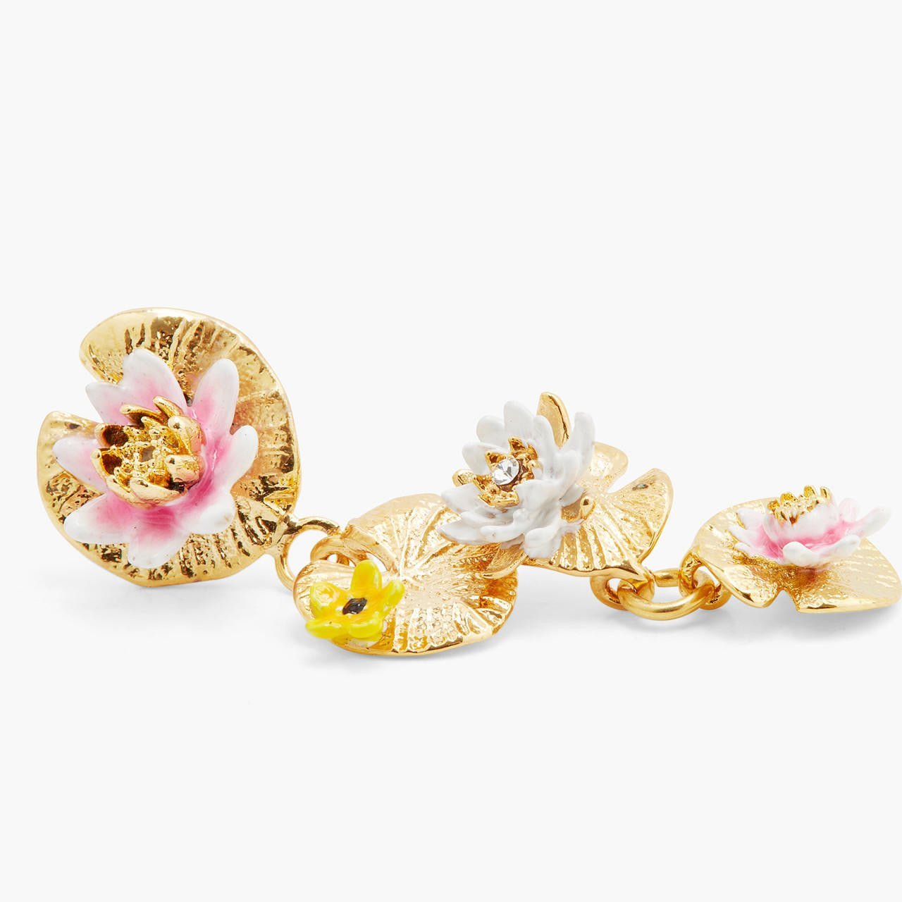White Water Lily And Lapis Lazuli Earrings | AQJF1071 - Les Nereides