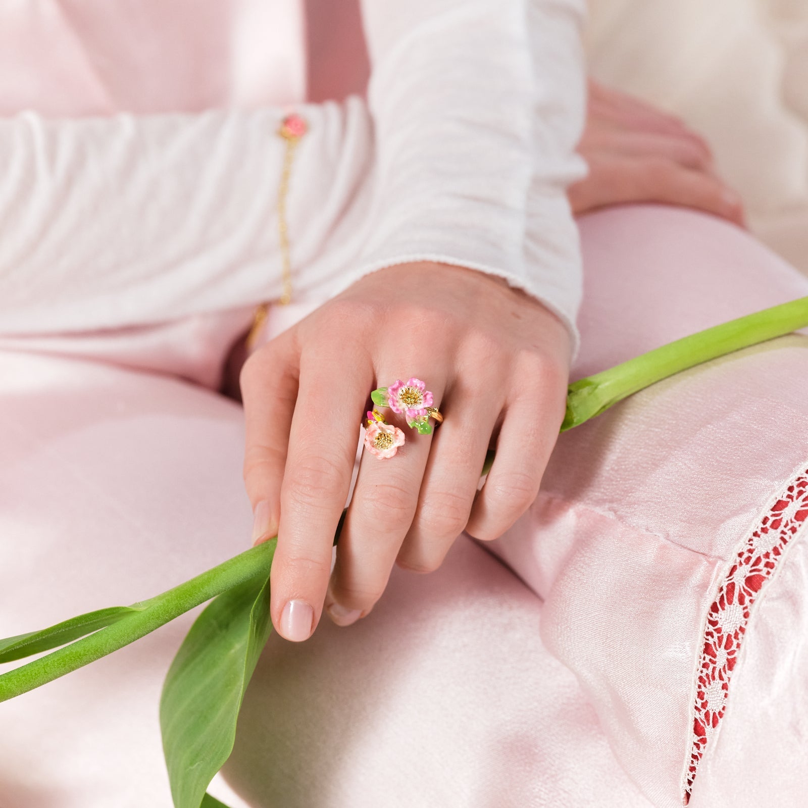 Wild rose and yellow crystal adjustable ring | ASRF6011 - Les Nereides