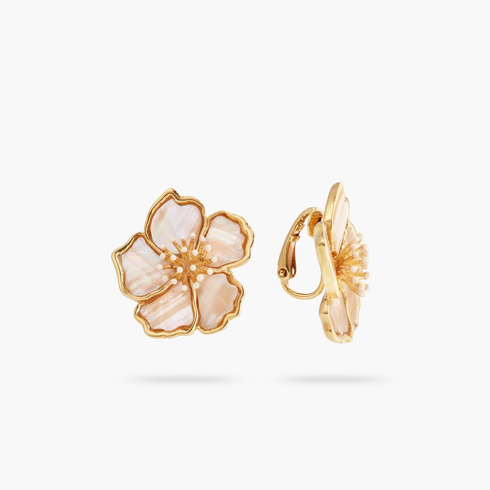 Wild rose mother of pearl earrings | ASEN1121 - Les Nereides