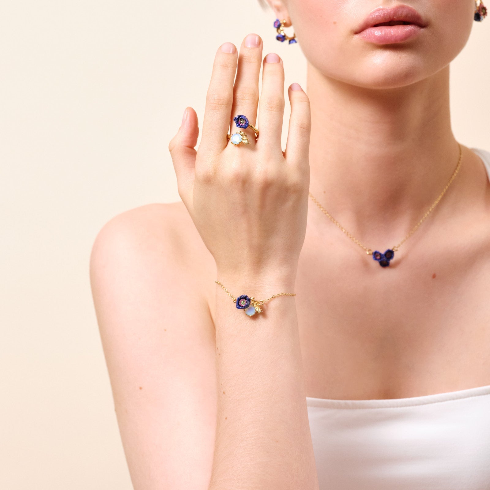 Anemone Flower And Crystal Fine Bracelet | ATFI2021 - Les Nereides