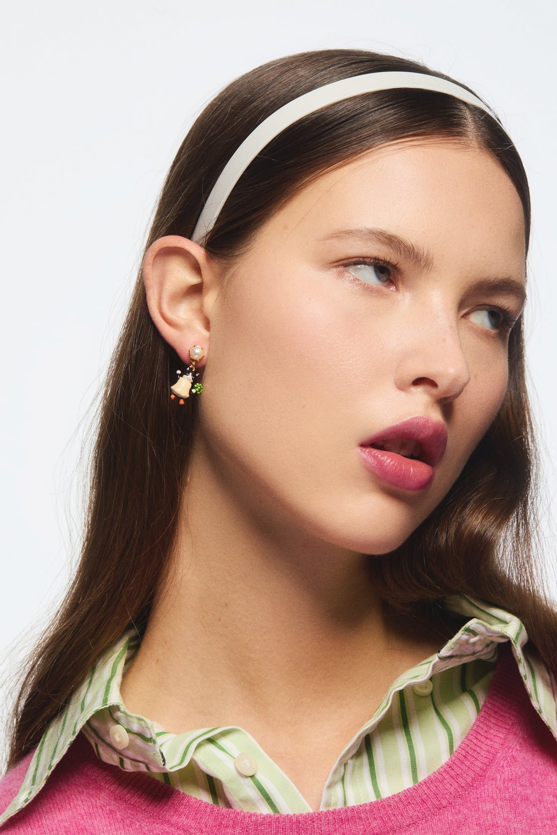 Asymmetrical ginger and black kitten dangle earrings | AVHP1051 - Les Nereides