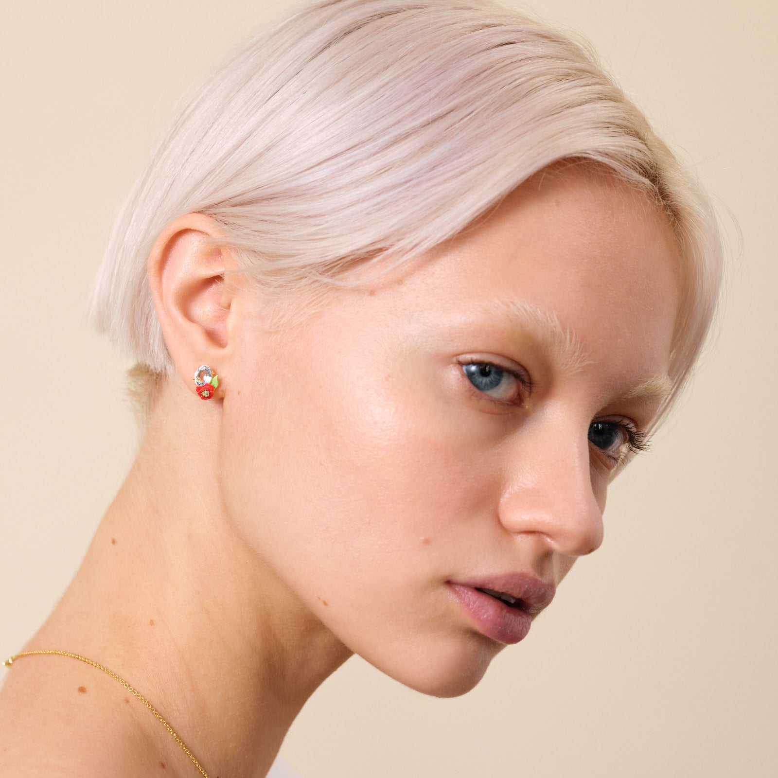 Asymmetrical Wildflower And Round Stone Sleeper Earrings | ATPO1021 - Les Nereides