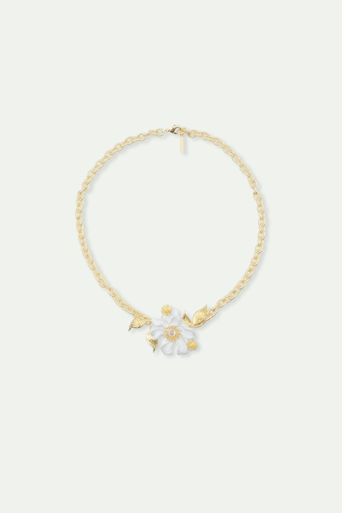 AWNF301/1 Large White Clematis Flower, Japanese Kerria And Laurel Necklace - Les Nereides