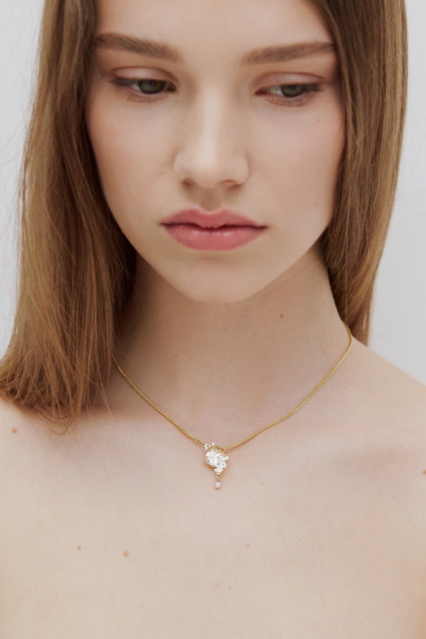 AWNF3041 Faceted Stone, Laurel, White Wisteria And Cultured Pearl Necklace | AWNF3041 - Les Nereides