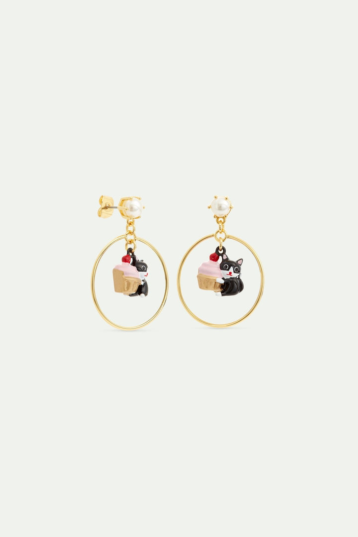 Black cat and pastry dangle hoop earrings | AVHP1011 - Les Nereides