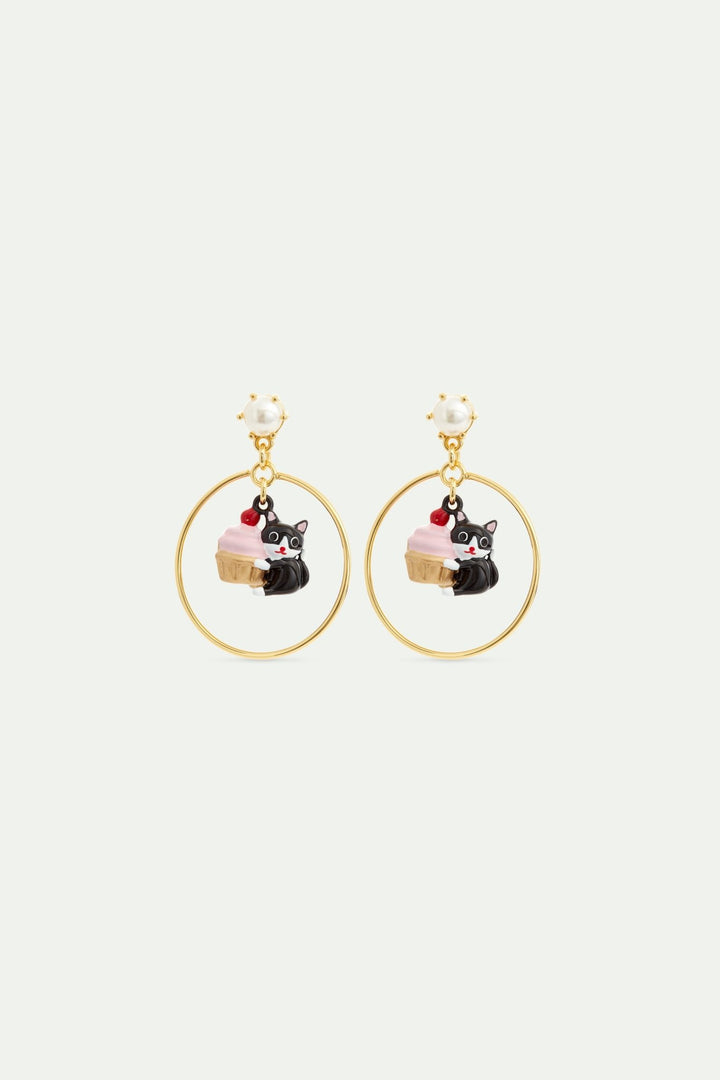 Black cat and pastry dangle hoop earrings | AVHP1011 - Les Nereides