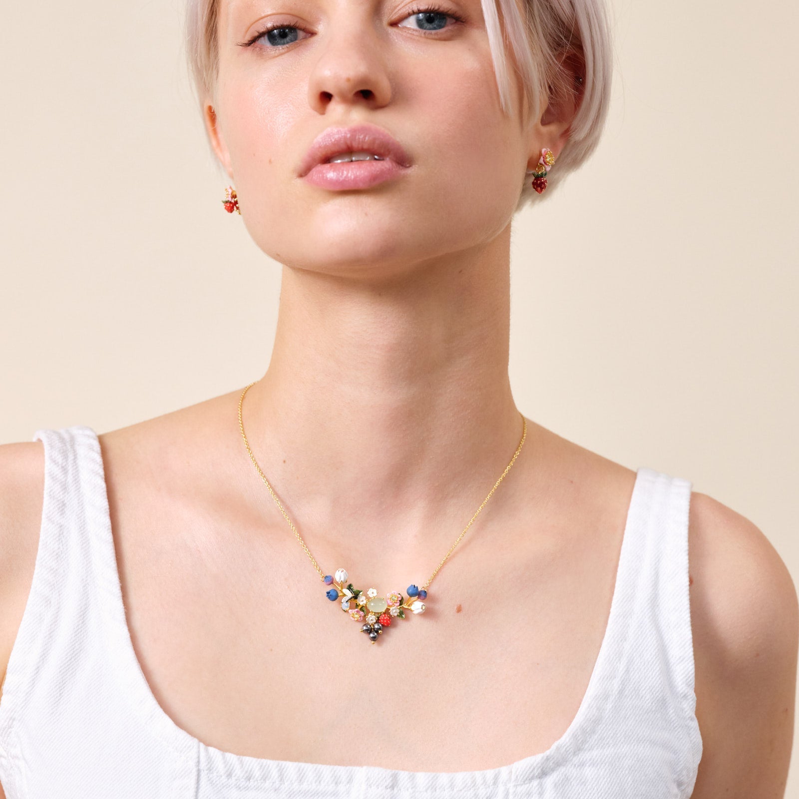 Blueberry, Firefly And Round Cut Stone Statement Necklace | ATBG3041 - Les Nereides