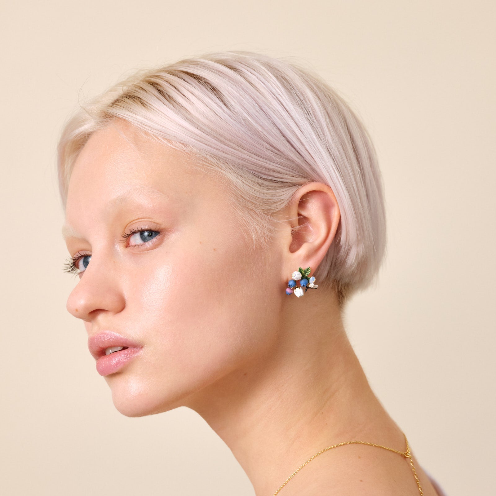 Blueberry, White Flower And Firefly Earrings | ATBG1071 - Les Nereides