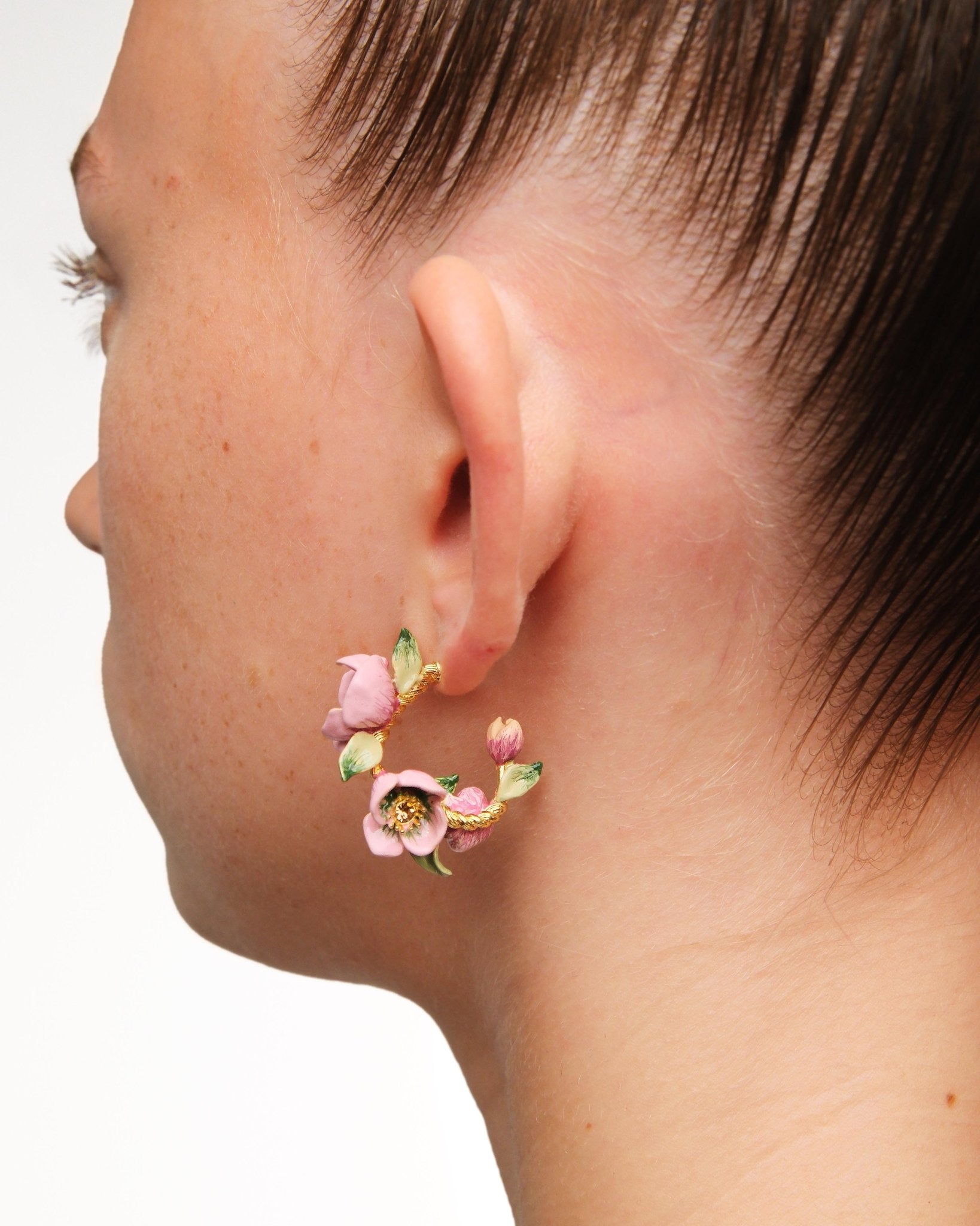 Christmas Rose & Hellebore Flower Hoop Earrings | AUVH1041 - Les Nereides