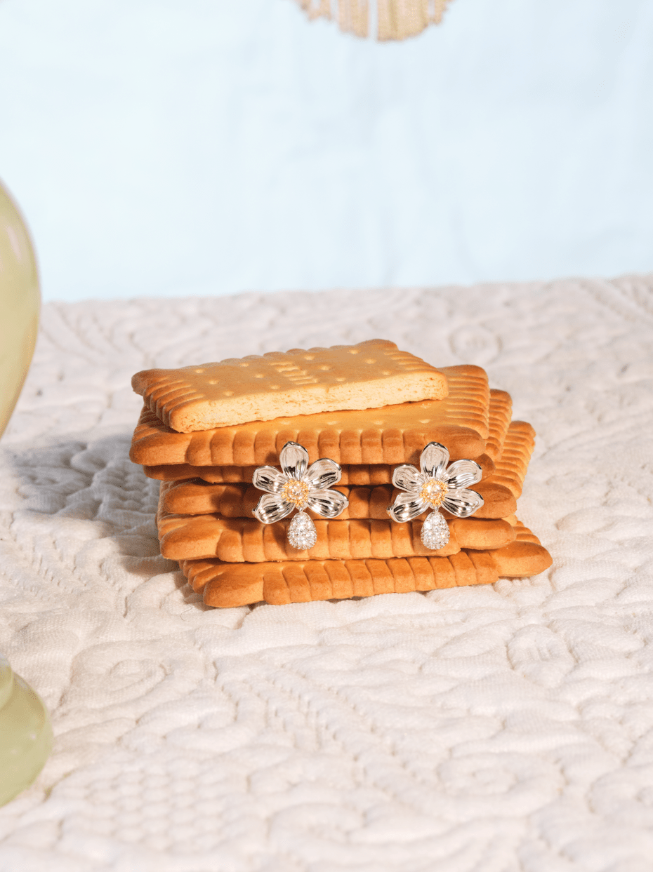 Daisy And White Crystal Studded Petal Earrings | ASAM1031 - Les Nereides