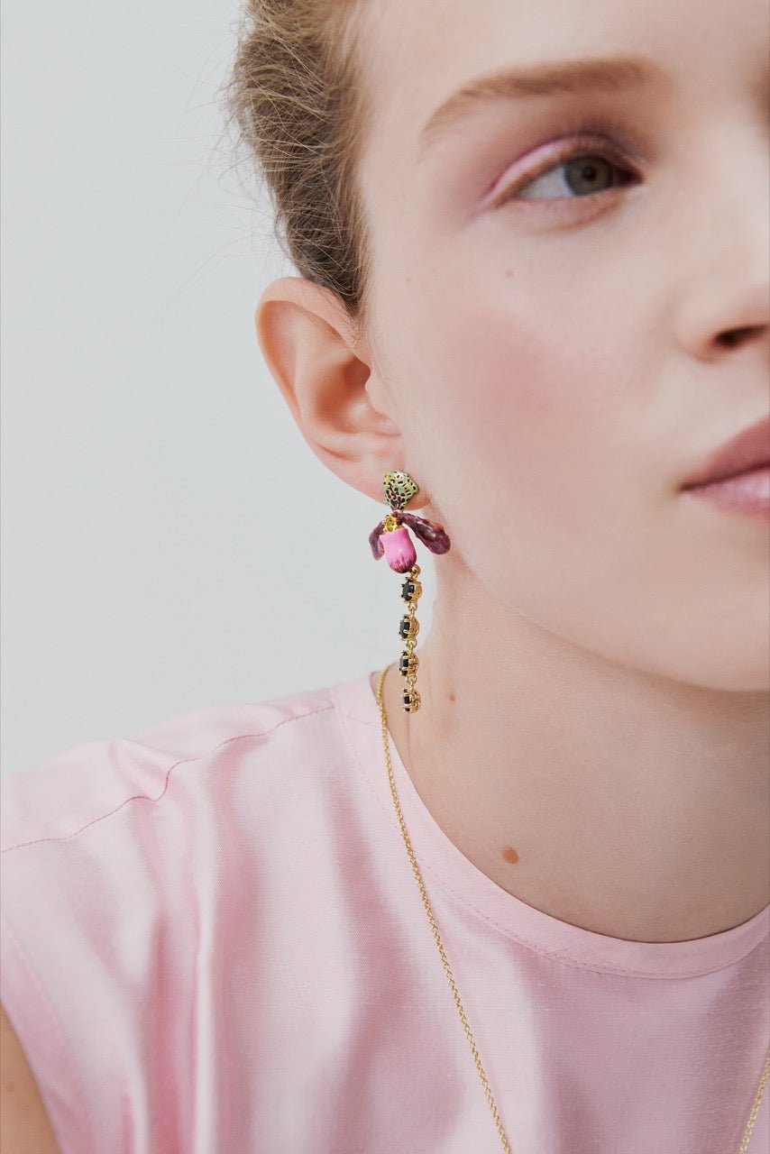 Dangle Earrings With Purple Lady'S Slipper Orchid And Black Faceted Glass | AWCC1051 - Les Nereides