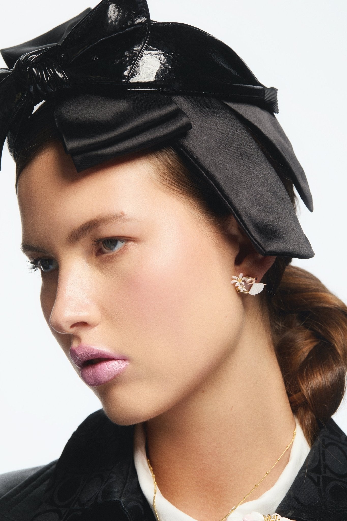 earrings, faceted stone, Ballerina and white lily | AVOP1011 - Les Nereides