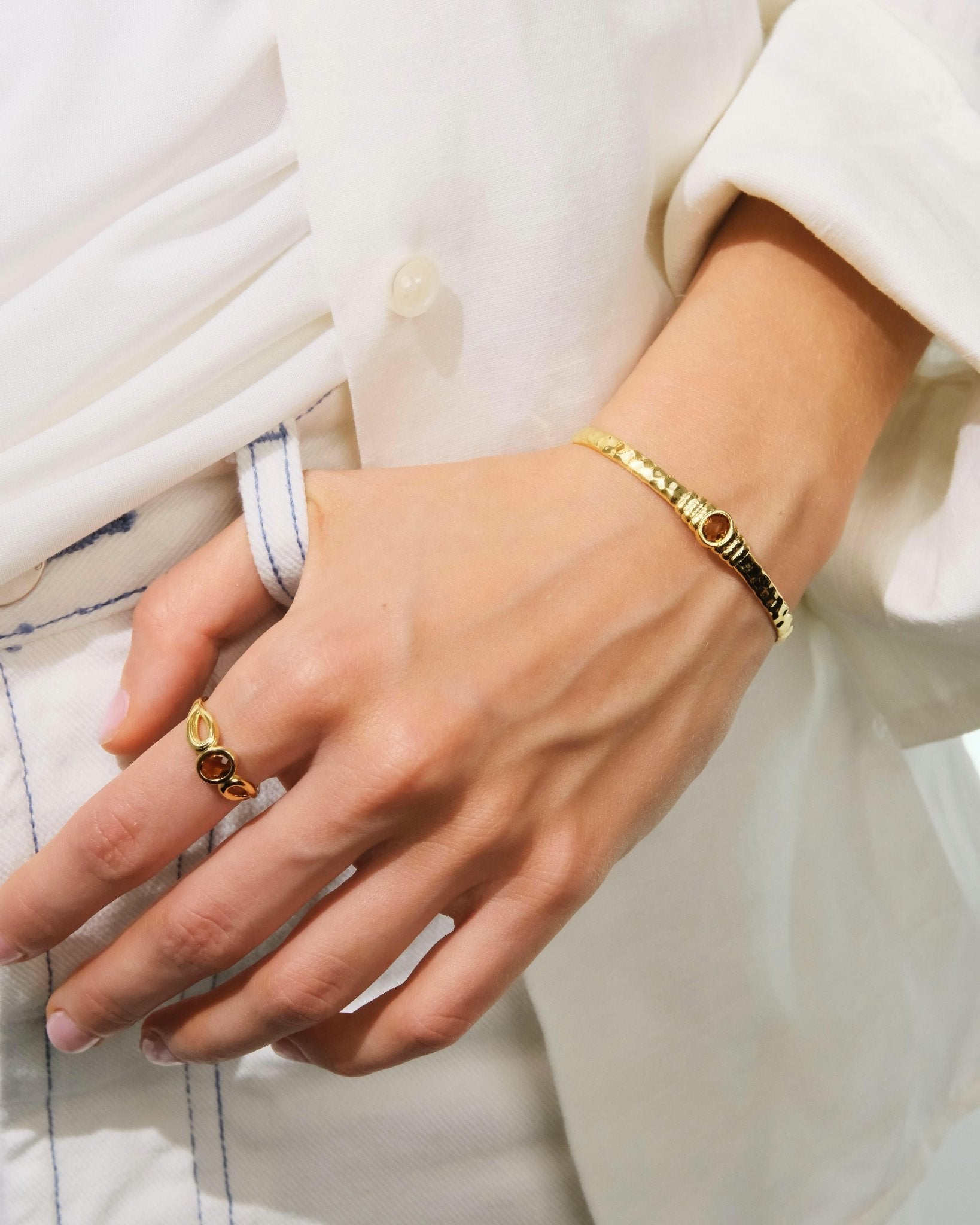 Gold And Faceted Crystal Cuff Bracelet | AUNB2011 - Les Nereides