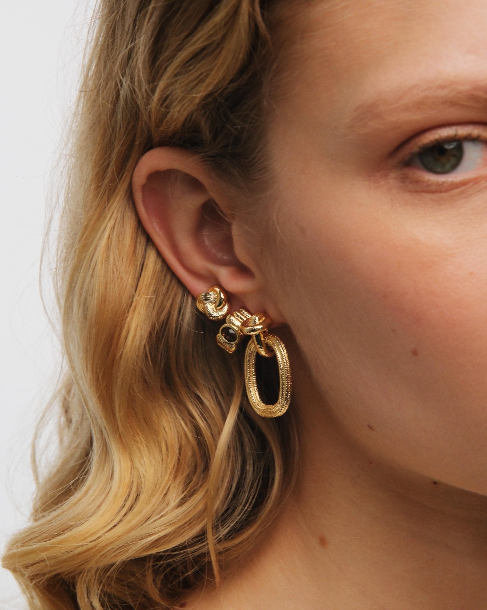 Gold Duo Of Textures Earrings | AUNB1031 - Les Nereides