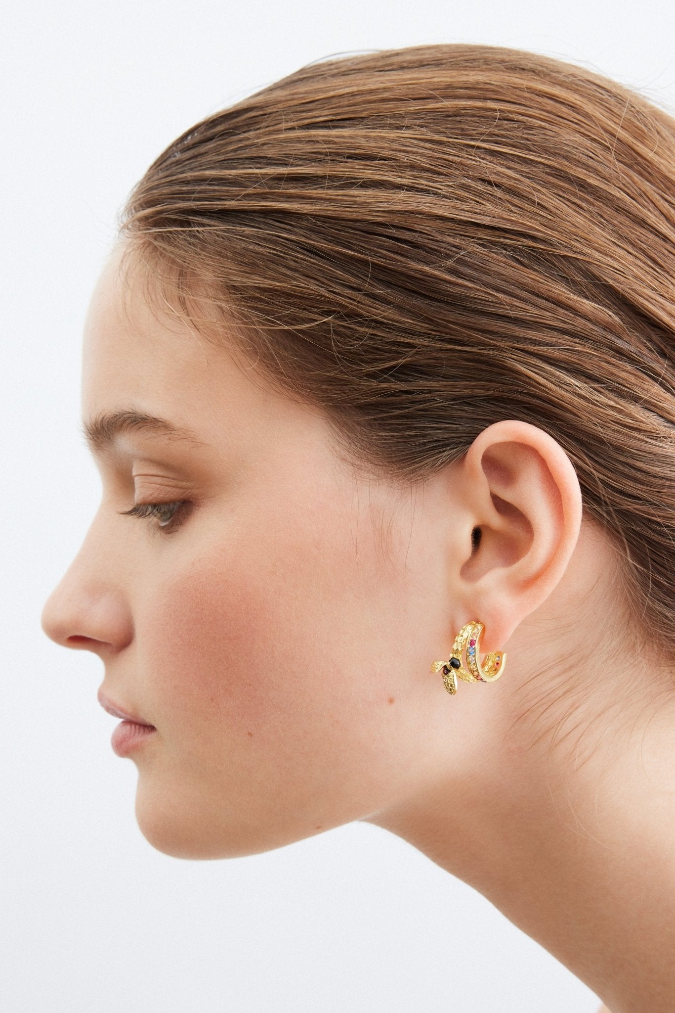 Gold Hoop Earrings With Bee And Multicoloured Stones | AXAM1051 - Les Nereides