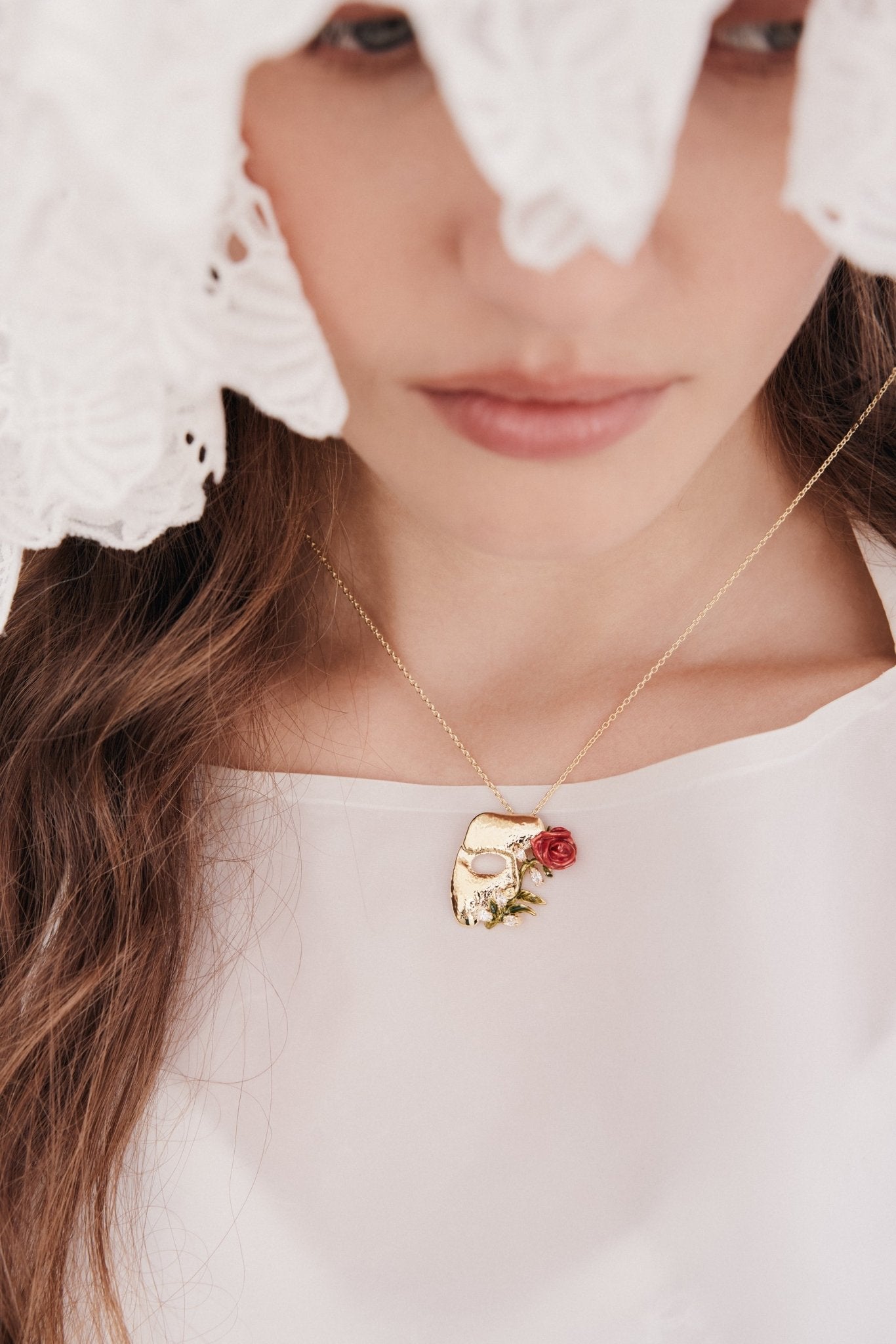 Gold Mask, Rose And Crystal Pendant Necklace | AXOP3011 - Les Nereides