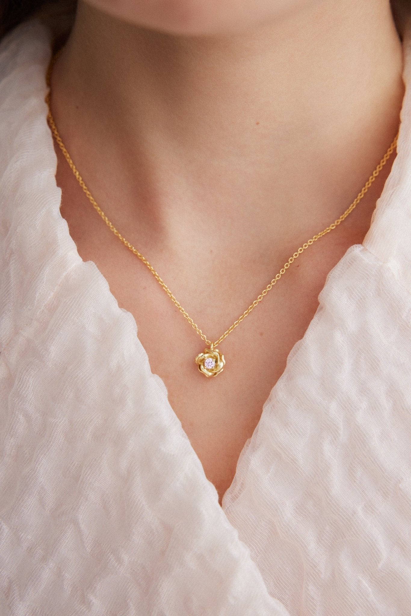 Gold Mona Lisa Rose And Pink Crystal Necklace | AXRF3041 - Les Nereides