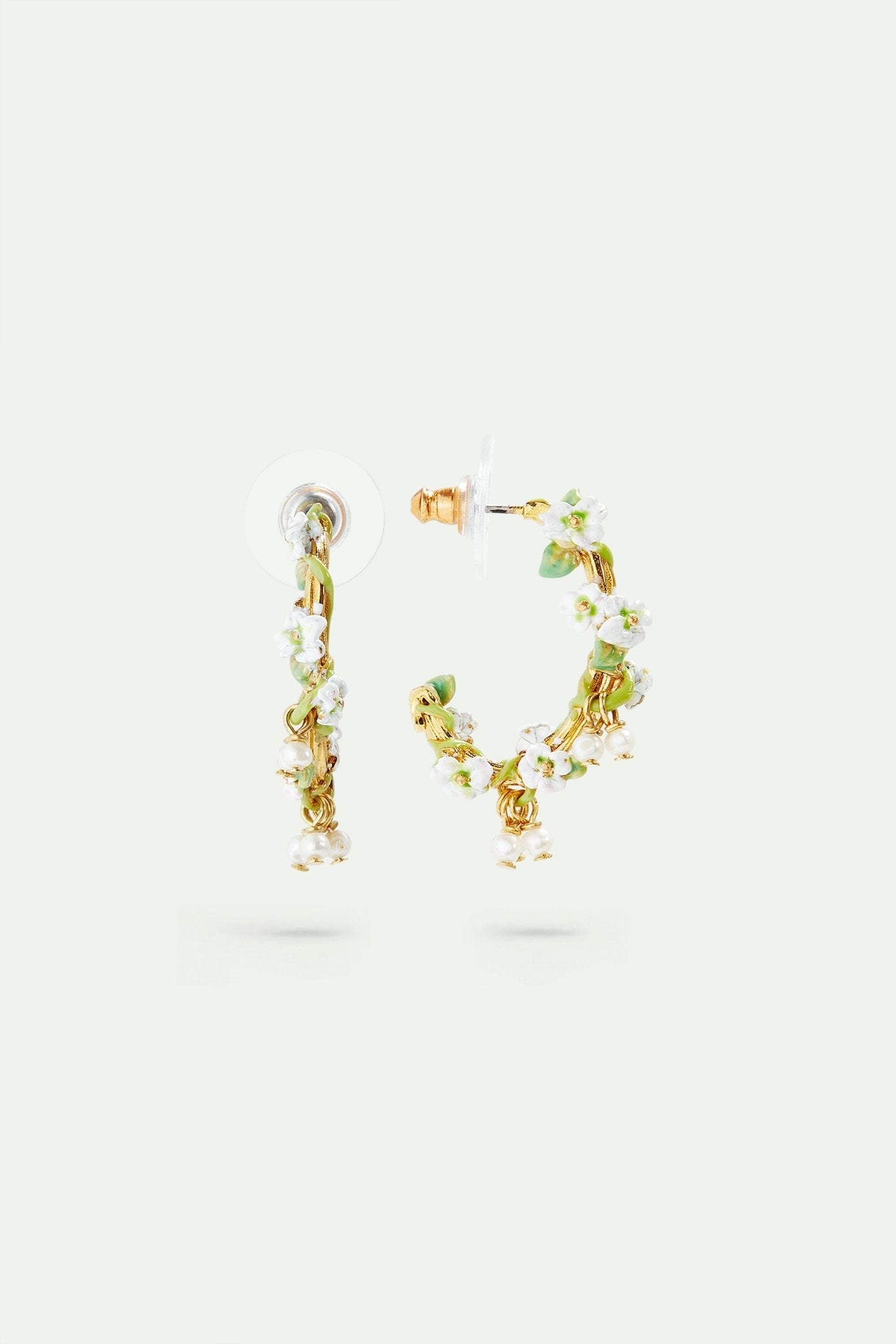 Gold - plated hoop earrings, white roses and mother of pearl beads | AVJH1041 - Les Nereides