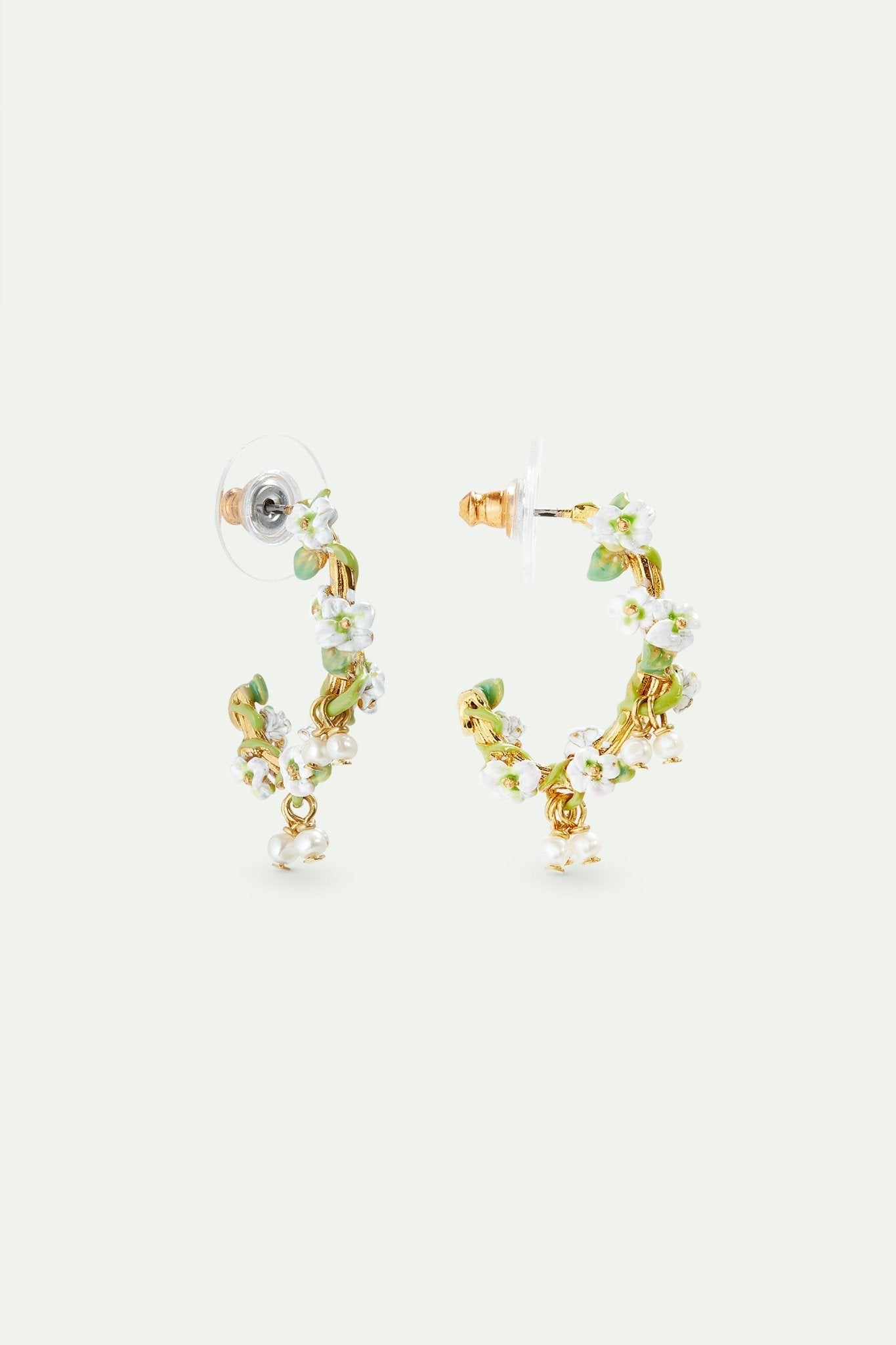Gold - plated hoop earrings, white roses and mother of pearl beads | AVJH1041 - Les Nereides