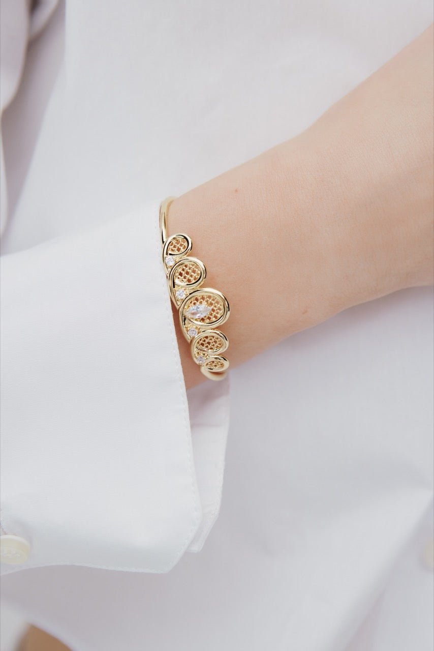 Golden Filigree Tiara Cuff Bracelet With Crystals | AWOP2011 - Les Nereides