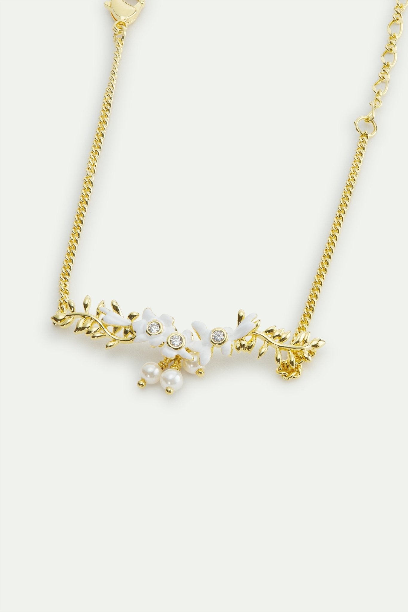 Golden Laurel Leaf, White Wisteria And Cultured Pearl Bracelet | AWNF2021 - Les Nereides