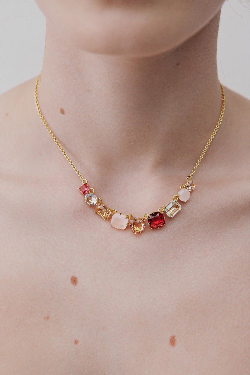 Gradient Pink Diamantine Fine Necklace With 9 Stones | AWLD3181 - Les Nereides