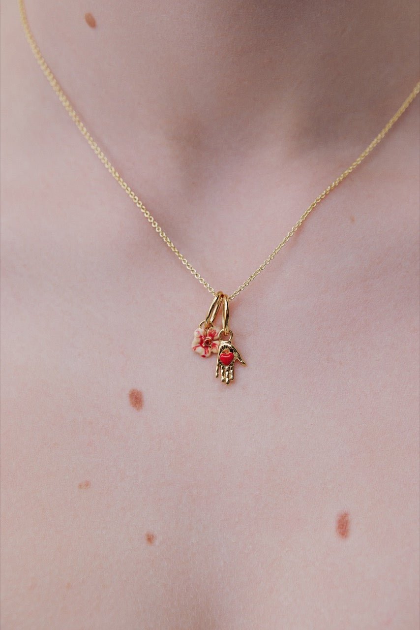 Hand On Heart Pendant, Selflessness And Sincerity | AWPE4401 - Les Nereides