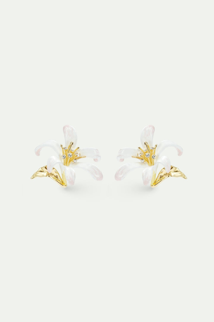 Large white lily earrings and golden leaves | AVOP1031 - Les Nereides