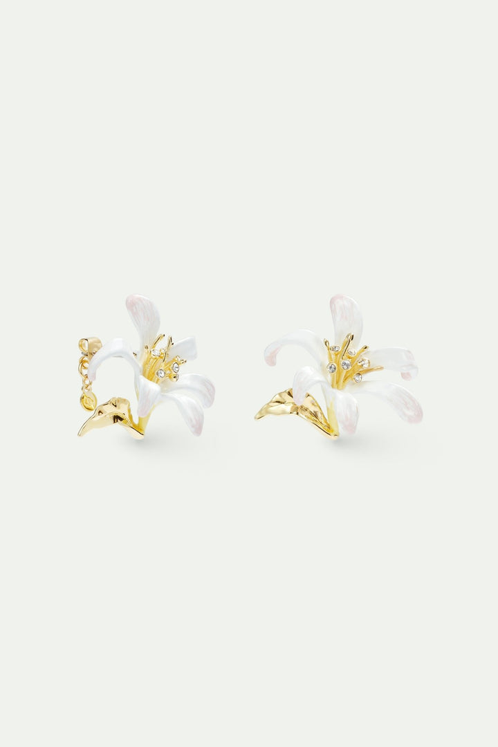 Large white lily earrings and golden leaves | AVOP1031 - Les Nereides