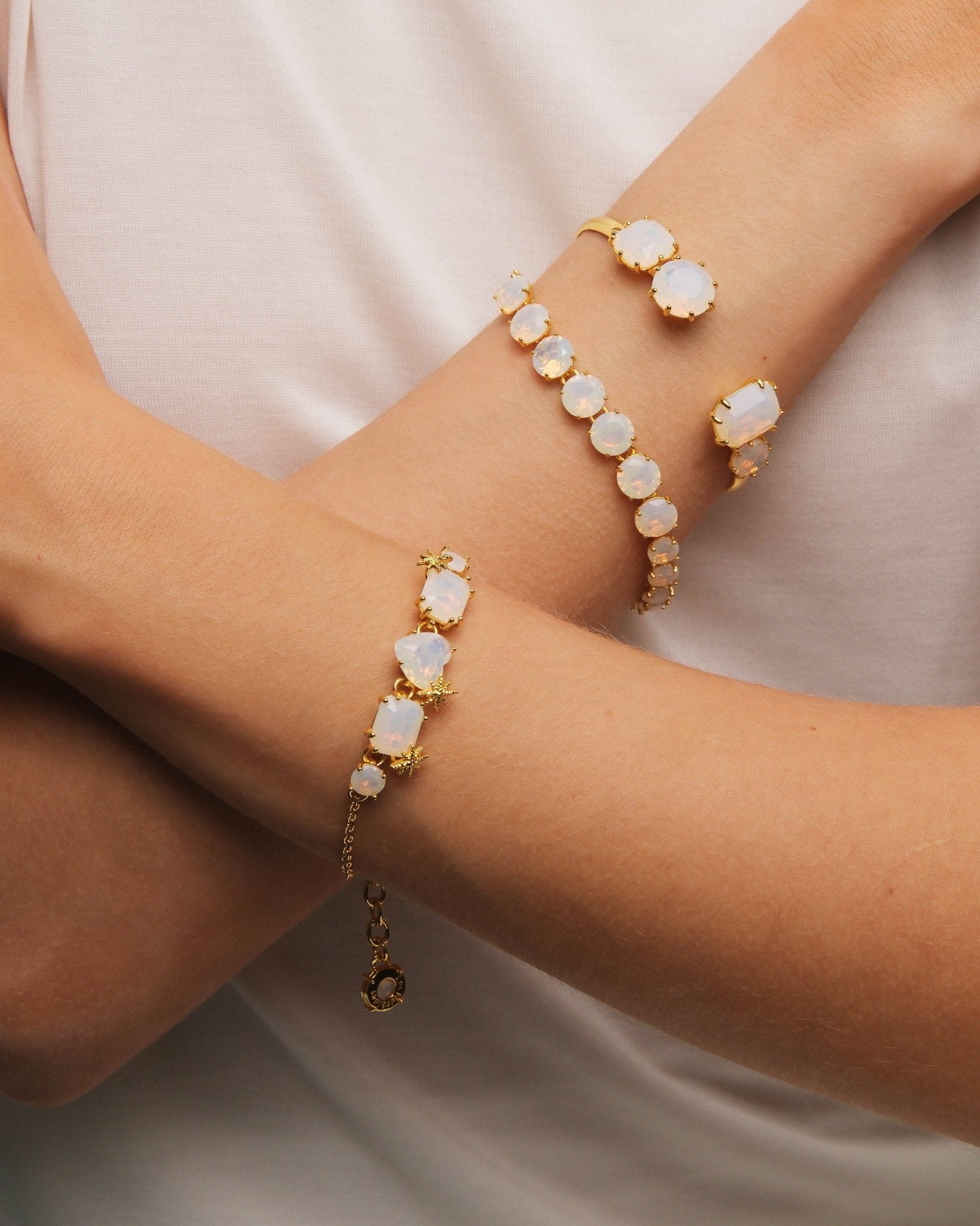 Luxury Opalescent White Diamantine Stone Single Row Bracelet | AULD2521 - Les Nereides