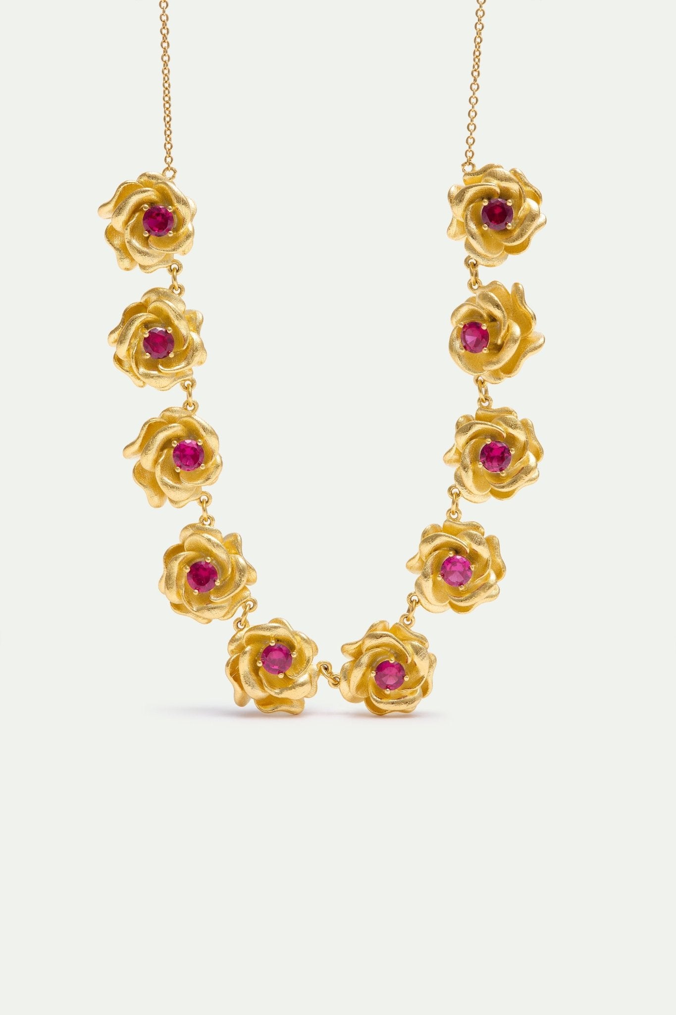 Necklace With Gold Mona Lisa Roses And Pink Stones | AXRF3011 - Les Nereides