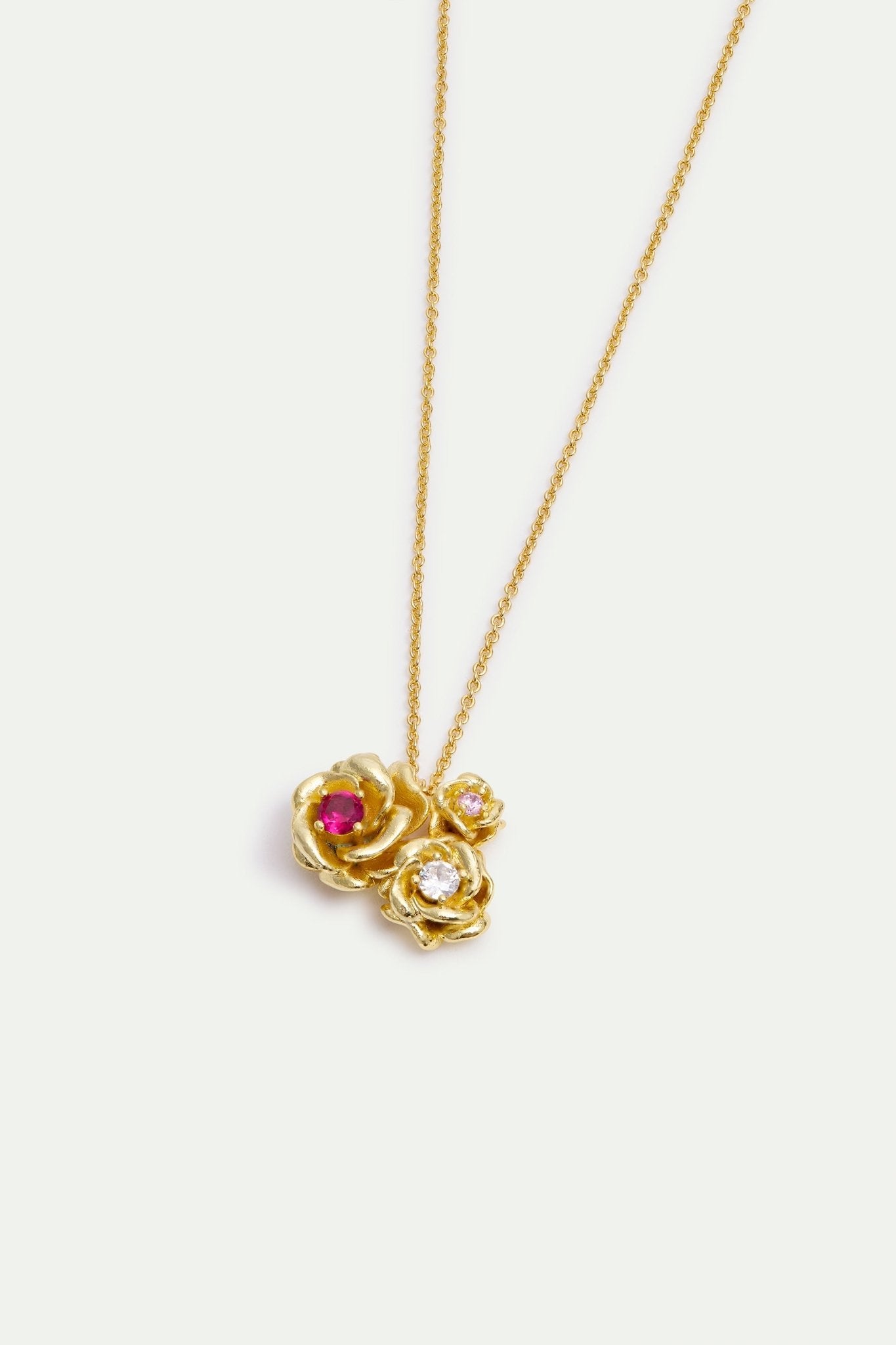 Pendant Necklace With Gold Mona Lisa Roses And Round Stones | AXRF3021 - Les Nereides