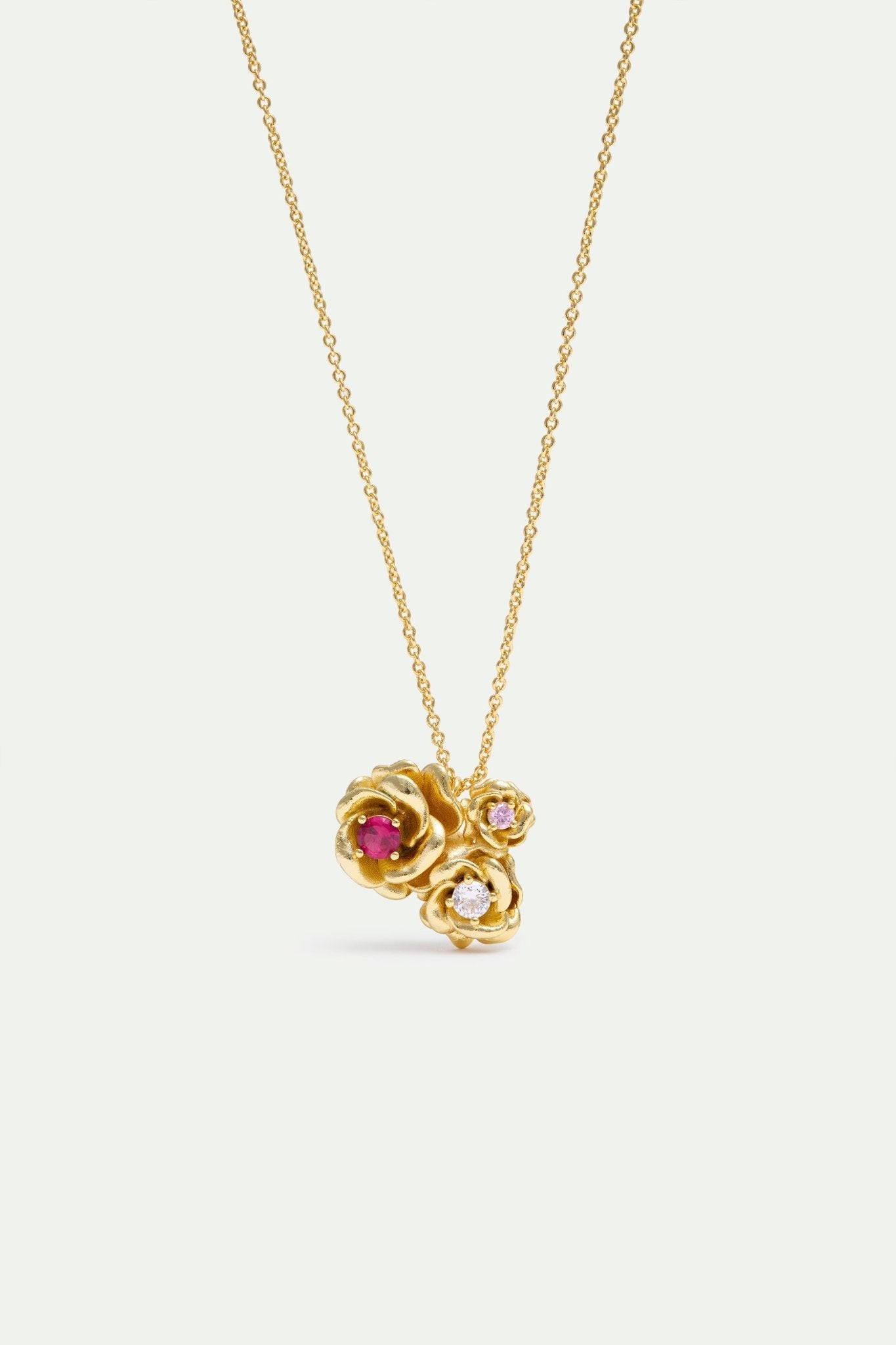 Pendant Necklace With Gold Mona Lisa Roses And Round Stones | AXRF3021 - Les Nereides