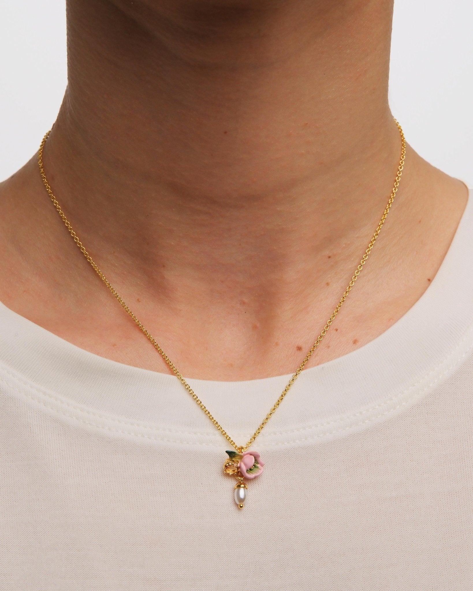 Pink Hellebore & Crystal Pearl Pendant Necklace | AUVH3041 - Les Nereides