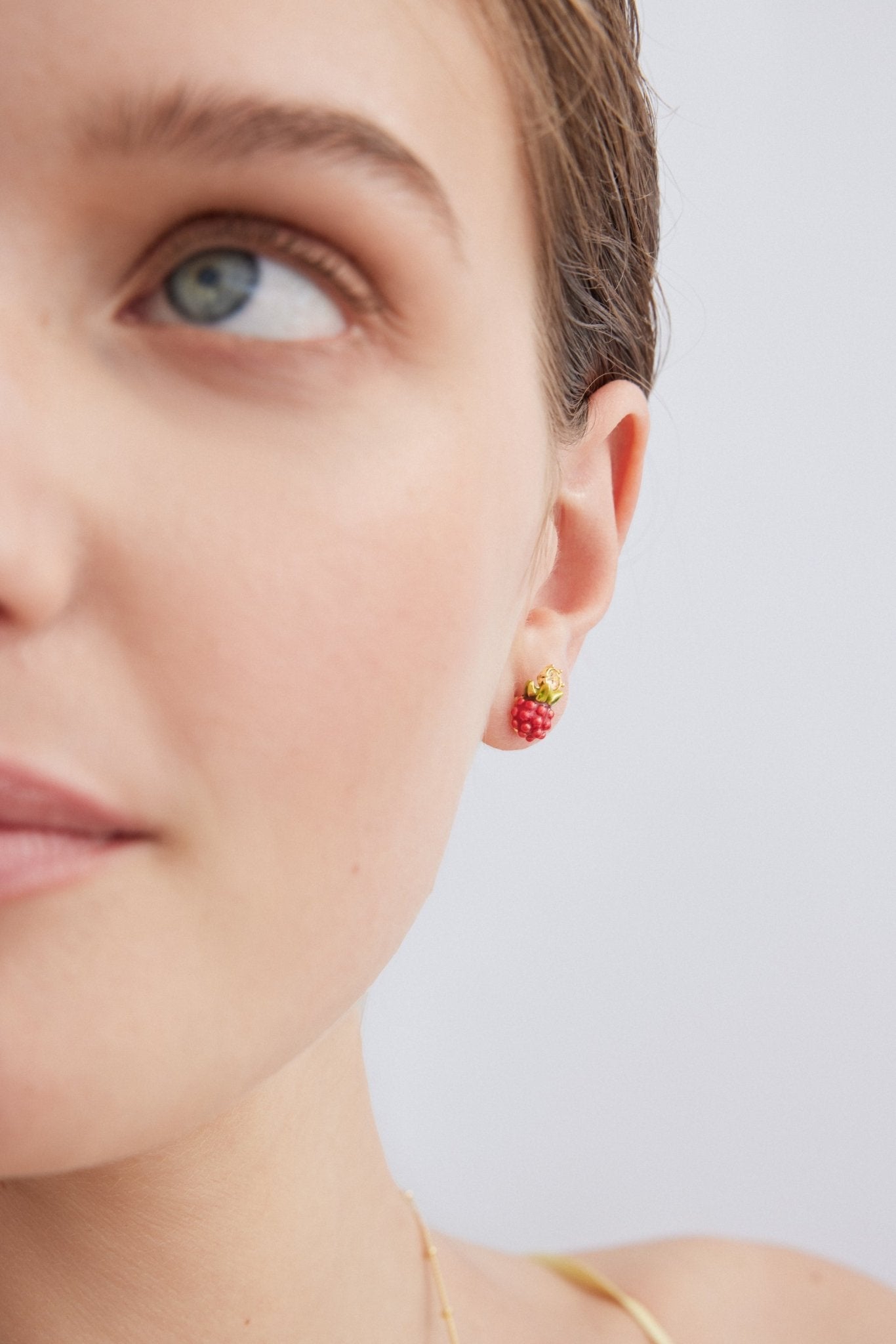 Raspberry And Round Gold Stone Sleeper Earrings | AXAM1081 - Les Nereides