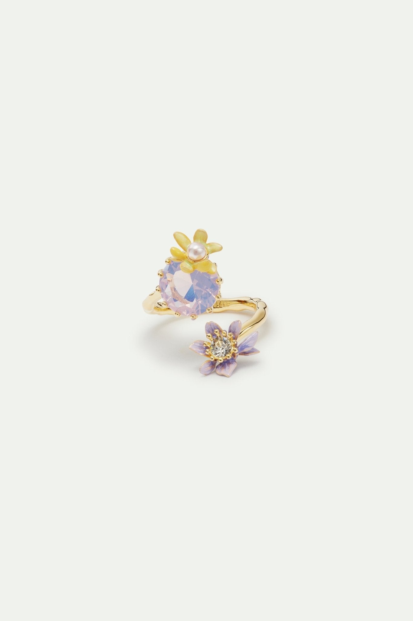 Round purple faceted crystal stone and magnolia flower ring | AVFA6011 - Les Nereides