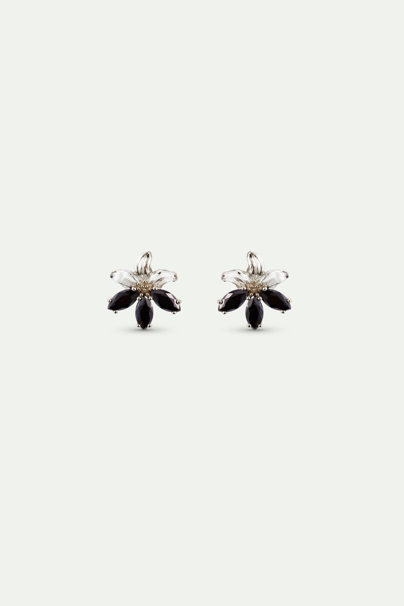 Silver Lily And Black Stone Post Earrings | AXNF1081 - Les Nereides