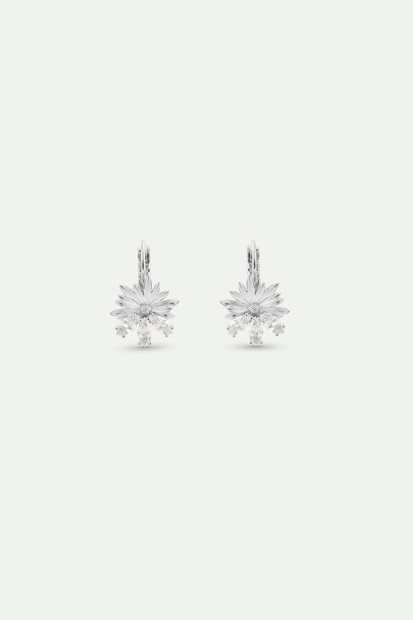 Silver Post Earrings With Daisies and White Stones | AYNF1041 - Les Nereides