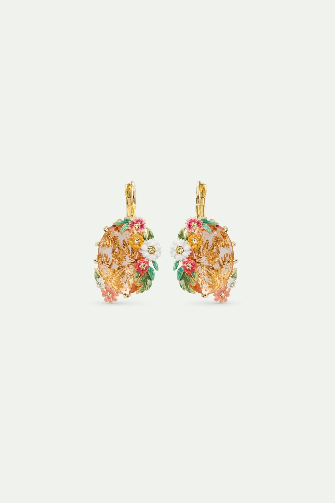 Sleeper earrings with an oval pink faceted stone, zinnias and daisies | AVJC1071 - Les Nereides