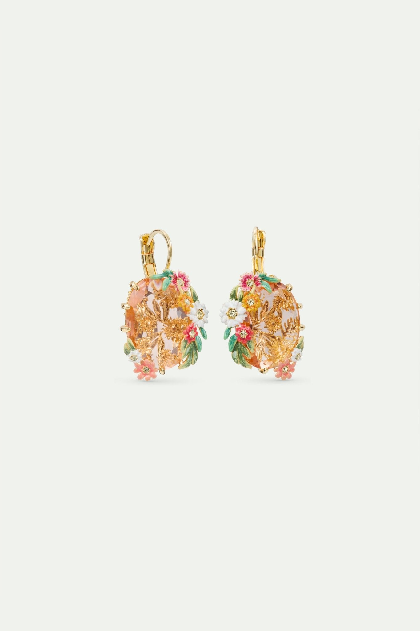 Sleeper earrings with an oval pink faceted stone, zinnias and daisies | AVJC1071 - Les Nereides