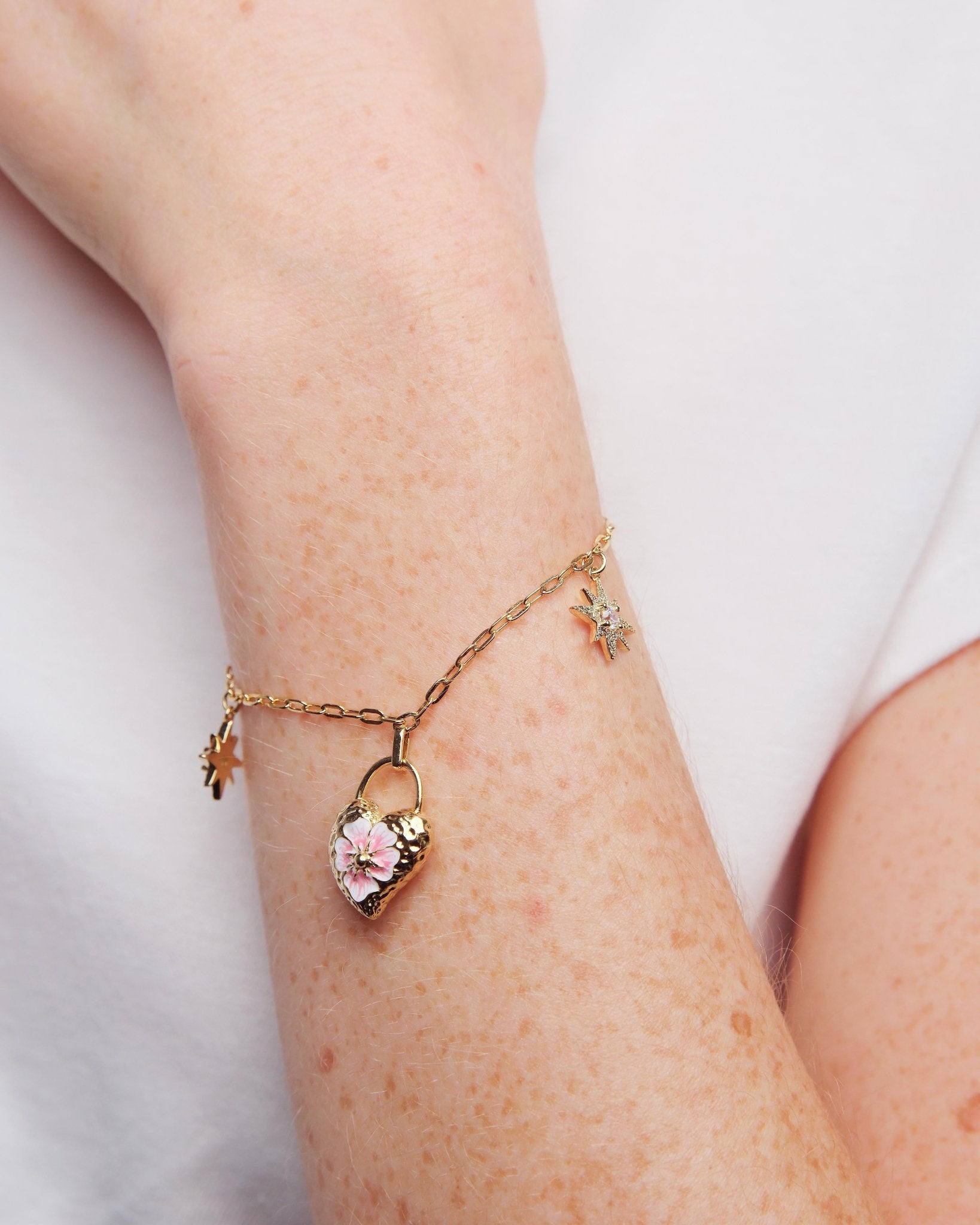 Star And Pansy Flower Charm Bracelet | AUPS2021 - Les Nereides