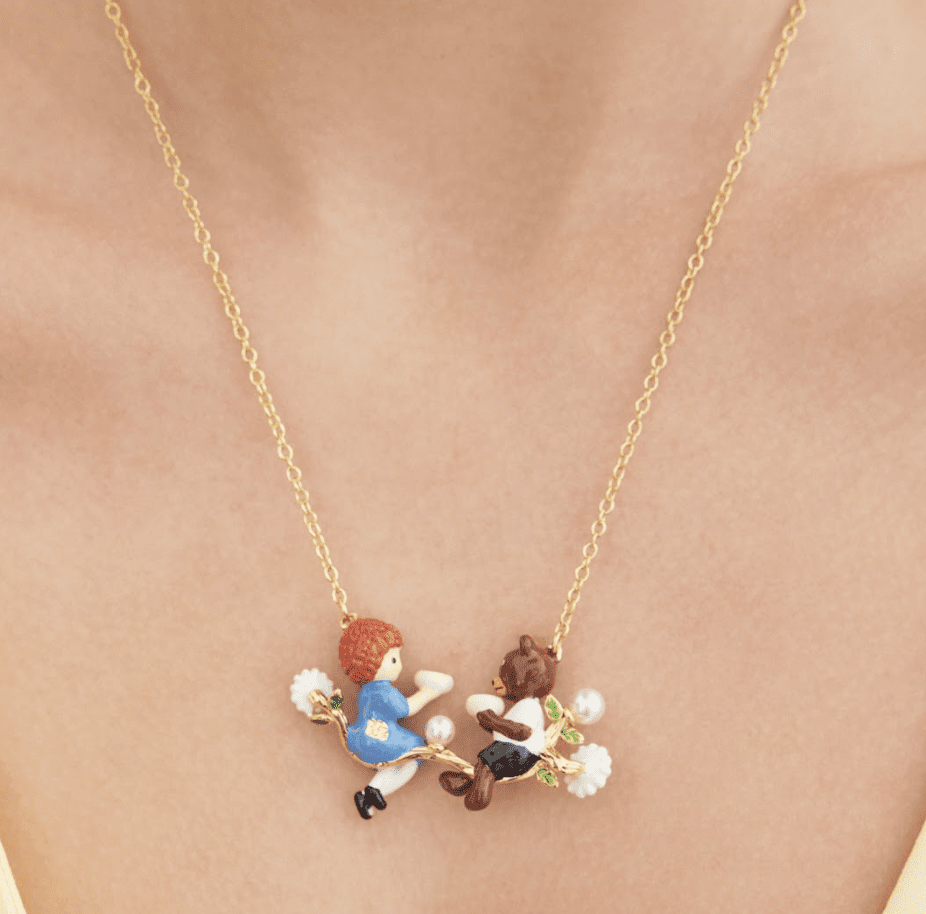 Statement Necklace With Goldilocks, Bear, Flowers And Pearls | AXCN3011 - Les Nereides