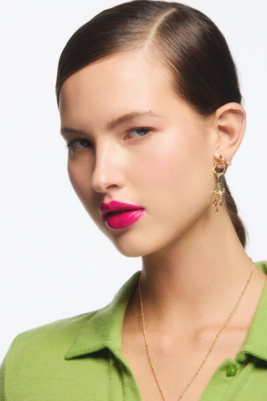 Twisted Post Golden Hoop Earrings | AVPE1021 - Les Nereides