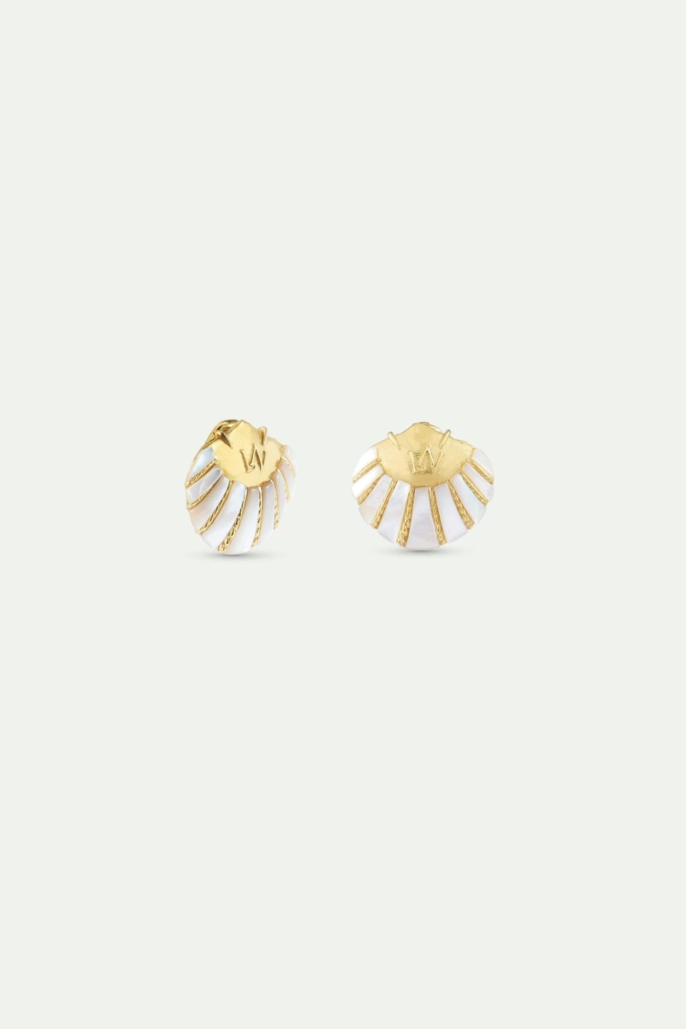 White And Gold Shell Earrings | AXMO1031 - Les Nereides